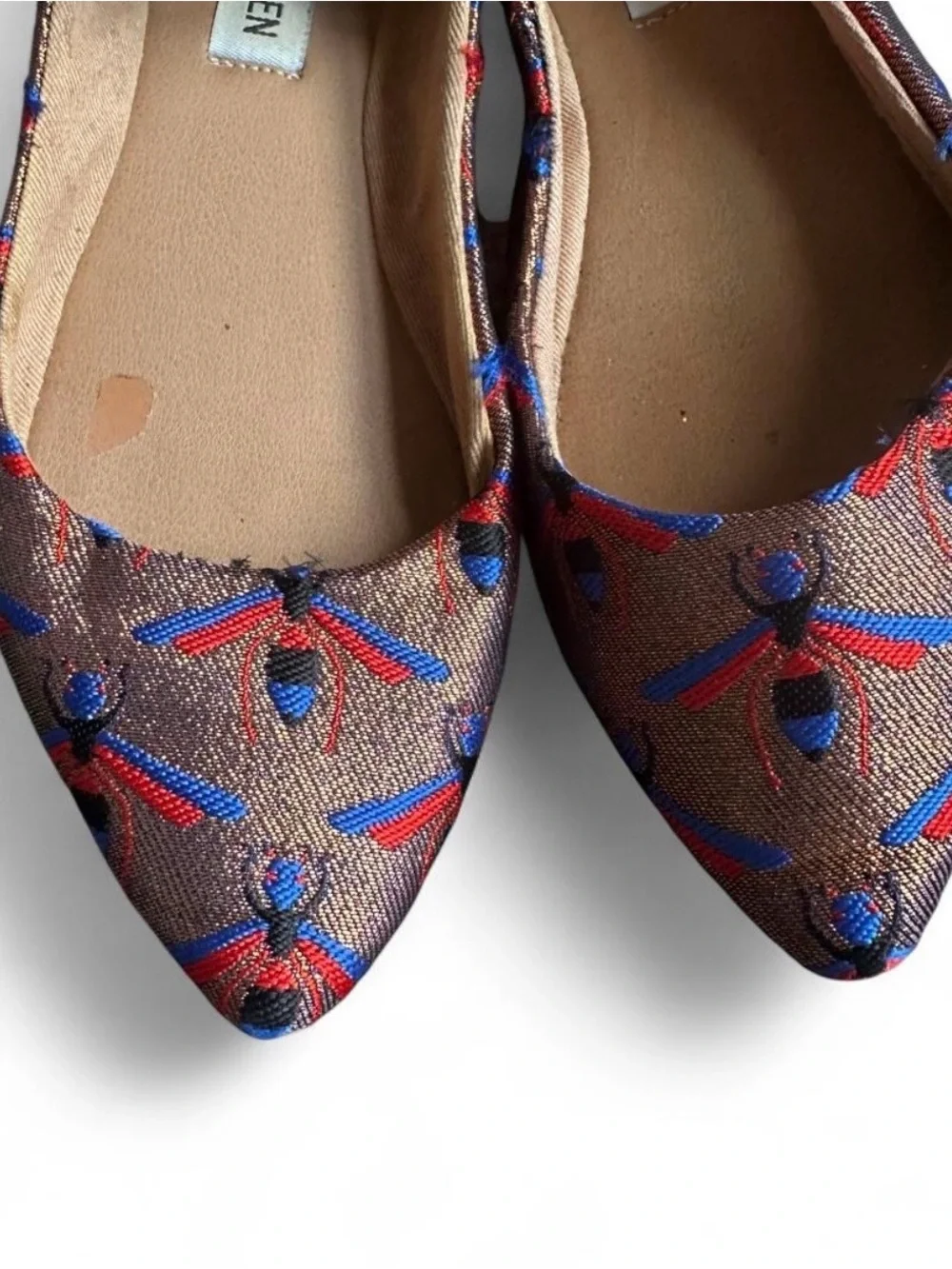 Steve Madden Embroidered Bee Woah copper, red, and blue ballet flats size 5